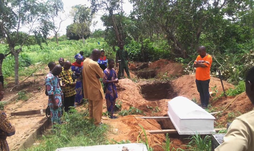 Tears as 31-year-old man allegedly killed by herdsmen in Ogbomoso is buried [PHOTOS]